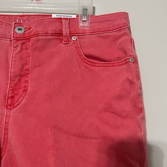 NWT Style & Co Women’s Denim Cherry Bliss Bermuda Mid Rise Shorts - Picture 3 of 8